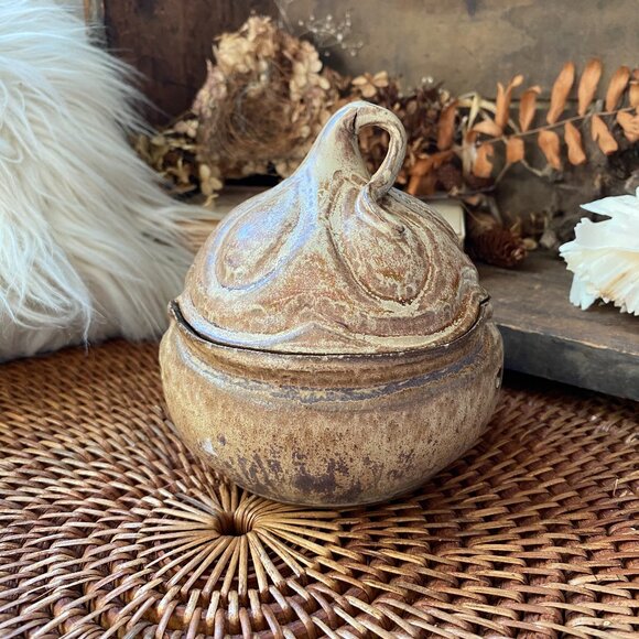 Handmade Artisan Signed ( ASHER ) Ceramic Stoneware Lidded Garlic Keeper - Picture 2 of 6